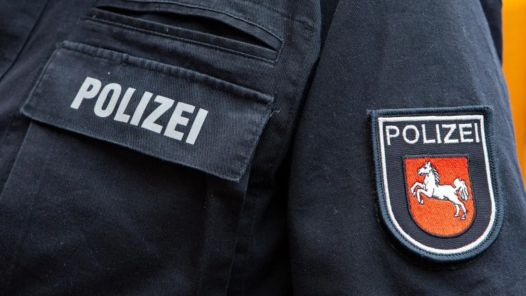 Niemcy: Sześciu policjantów ma zostać zwolnionych za udział w rasistowskich czatach