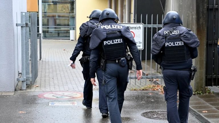 Niemcy: Zgłoszenie o uzbrojonym napastniku sparaliżowało dwie szkoły w Biberach