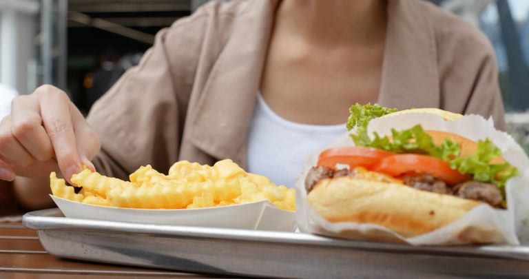 Niemcy: sieci fast food podnoszą ceny z powodu wojny na Ukrainie