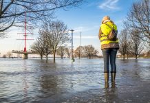 Powódź w Niemczech: kobieta wspięła się na drzewo w zalanym lesie – została uratowana po 52 godzinach