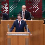 Premier NRW Hendrik Wüst (CDU) w parlamencie kraju związkowego Düsseldorf