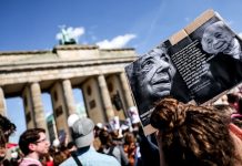 Niemcy: Tysiące osób demonstrowało w ponad 60 miastach za delegalizacją AfD