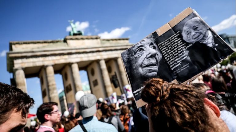 Niemcy: Tysiące osób demonstrowało w ponad 60 miastach za delegalizacją AfD
