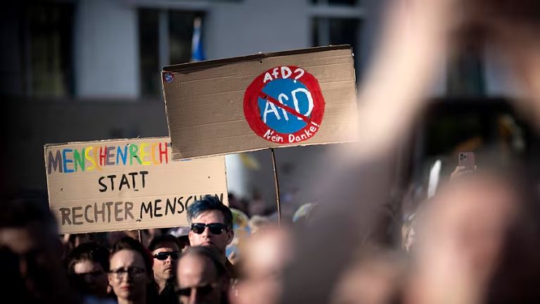 Protesty przeciwko prawicy i AfD: dziesiątki demonstracji ogłoszonych w kilku niemieckich miastach