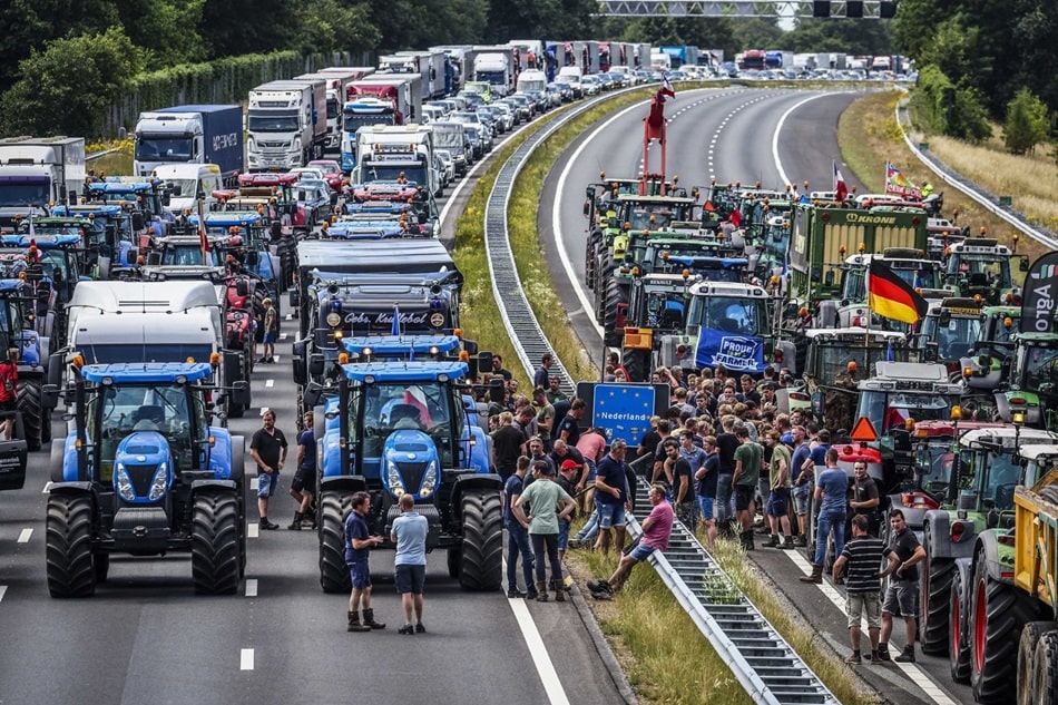 Protesty rolników w Niemczech sparaliżują miasta i autostrady oto
