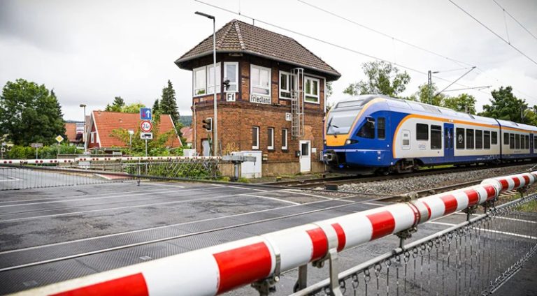 Irakijczyk wepchnął 16-latkę pod pociąg w Niemczech. Morderca otrzymał ponad 42 tysiące euro świadczeń azylowych