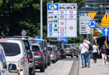 Niemcy: Gigantyczne korki na granicy z Polską. ADAC ostrzega przed paraliżem w czasie wakacji