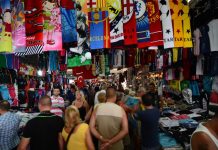 Przywożenie do Niemiec podróbek z wakacji: Niemieckie prawo przewiduje ulgę w wysokości 430 euro