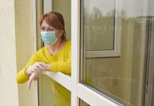 Po śmierci studenta z Drezna spowodowanej COVID-19 wszystkich mieszkańców wieżowca objęto kwarantanną