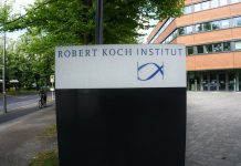 Napływające z opóźnieniem dane o nowych zakażeniach koronawirusem w Niemczech zafałszowują obraz sytuacji, ale widać delikatną poprawę