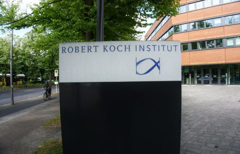 Instytut Roberta Kocha zalecił „maksymalne ograniczenie kontaktów”