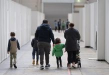 Niemcy: Kościoły krytykują plan wstrzymania łączenia rodzin uchodźców. „Rodziny należą do siebie”