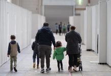 Niemcy: Samorządy apelują o więcej wsparcia – sama decyzja o wstrzymaniu łączenia rodzin to za mało