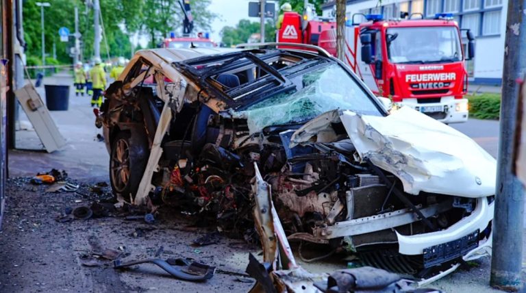 Poważny wypadek w Nürtingen (Badenia-Wirtembergia): Dwie osoby zmarły, dwie ranne