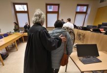 Niemcy: 16-latka zmarła z głodu w domu – rodzice sądzeni za zabójstwo przez zaniedbanie