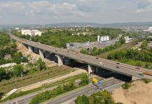 Transmisja z wysadzania 30-metrowego mostu Salzbachtal w Wiesbaden