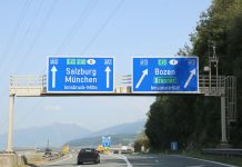 1000-kilometrowy objazd z powodu usterki nawigacji: austriacka rodzina trafiła do Salzburga w Niemczech zamiast w Austrii