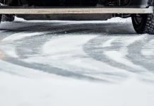 Niemcy sparaliżowane przez ekstremalne oblodzenie. Gołoledź zagraża komunikacji, szkoły zamknięte