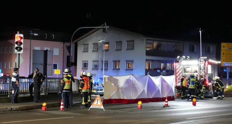 Samochód przemytniczy wjechał w tłum ludzi na miejskim festynie w Vilshofen