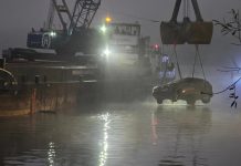 Dolna Bawaria: Samochód z ciałem znaleziony w Dunaju