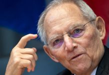 Po raz pierwszy w historii Bundestagu: Schäuble obniża pensje posłów z powodu koronawirusa!