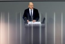 Kanclerz Scholz bez wotum zaufania. Co stanie się dalej?