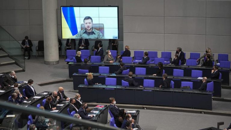 Przemówienie Zełenskiego w Bundestagu: Ostra krytyka Niemiec