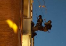 Dramatyczna akcja policji w Hamburgu – mężczyzna zabarykadował się z kobietą w mieszkaniu