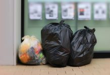 Niemcy: Nowe zasady wywozu śmieci – odzież nie będzie już wrzucana do czarnego kosza