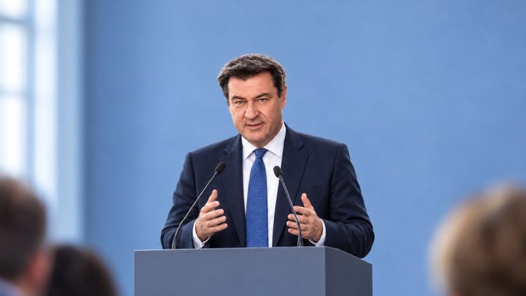 Markus Söder podczas symbolicznego wystąpienia — ilustracja AI