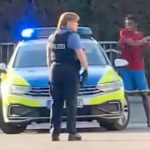 Somalijczyk zaatakował niemieckich policjantów na parkingu supermarketu