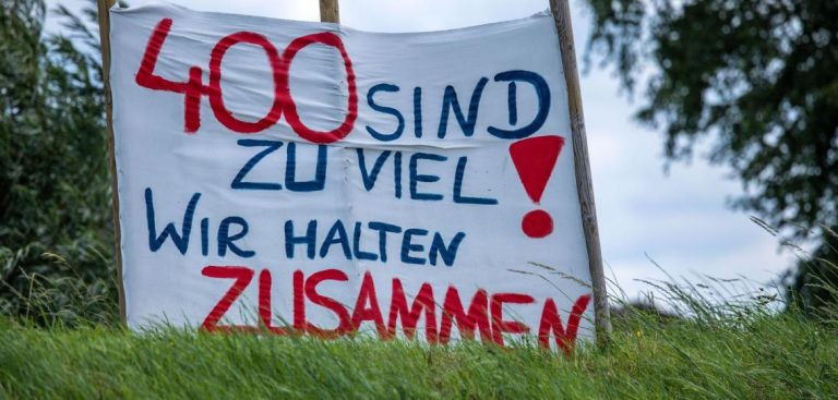 Społeczność gminy Upahl nadal sprzeciwia się zakwaterowaniu u siebie uchodźców