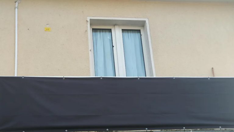 Strzały w Kolonii: Policja odkryła granat ręczny w ogrodzie