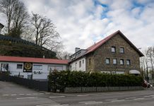 Swingerclub w Hattingen ma stać się schroniskiem dla uchodźców. Stali bywalcy klubu oburzeni