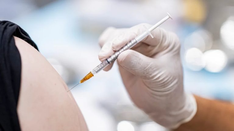 Niemcy: Zmieniono zalecenia dotyczące szczepień przeciw meningokokom — nowe wytyczne dla nastolatków