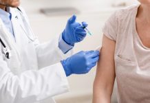 Niemcy: Apteki apelują do seniorów o szczepienia przed zimą