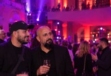 Szef klanu i zwolennik organizacji terrorystycznej świętowali zwycięstwo Lewicy w Berlinie! Symboliczna ilustracja imprezy wyborczej Lewicy w Berlinie