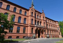 Mężczyzna zaatakował i obraził na tle rasowym personel szpitala w Berlinie