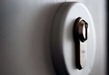 Uwaga! Tak złodzieje oznaczają w Niemczech mieszkania, które chcą okraść!