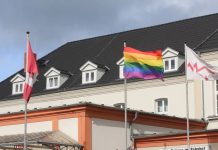 Prawicowy radny chciał pozbyć się burmistrza homoseksualisty