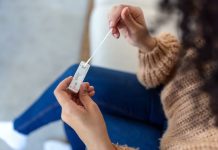 Niemcy: Wysoce zaraźliwy wariant koronawirusa. Czy jest się czego bać?