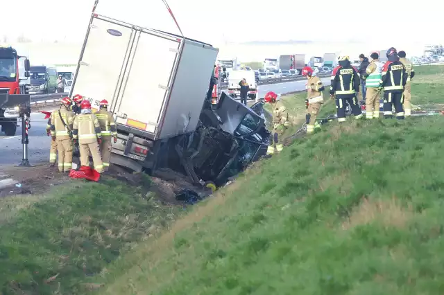Tragedia na A4 pod Wrocławiem: 3 osoby nie żyją! Autostrada w kierunku Niemiec zablokowana