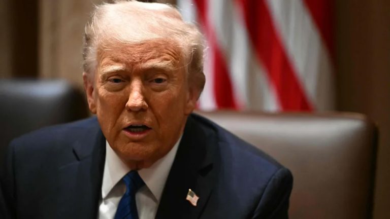 Niemiecka branża motoryzacyjna wstrząśnięta: Trump wprowadza 25-procentowe cła na importowane auta