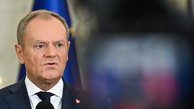 Tusk krytykuje rozmowę telefoniczną Scholza z Putinem