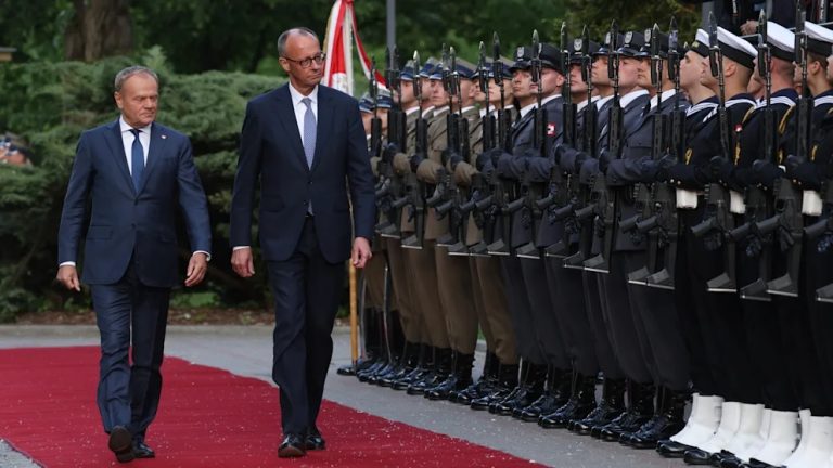 Chłodne powitanie nowego kanclerza Niemiec w Polsce: Tusk krytykuje Merza za kontrole graniczne