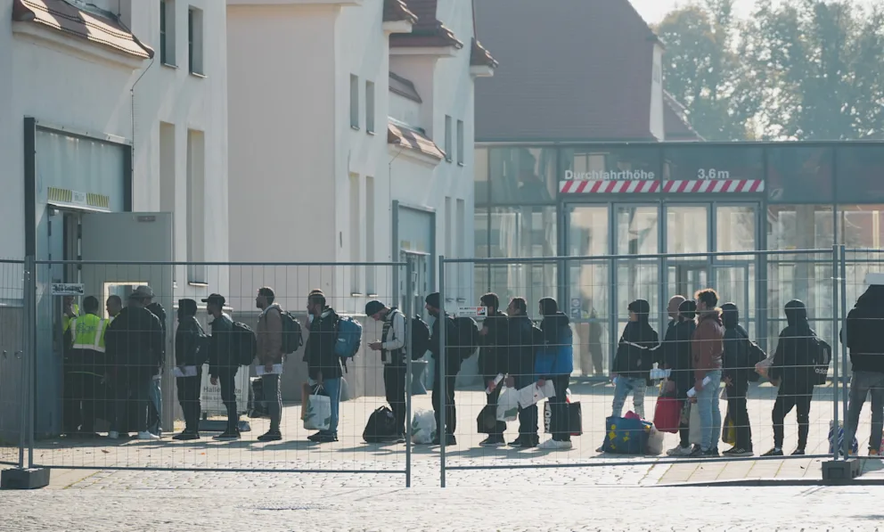 Uchodźcy W Niemczech Skarżą Się Na Kartę Płatniczą 50 Euro W Gotówce Nie Wystarcza 2809