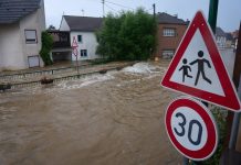 Ulewy w NRW i Nadrenii-Palatynacie: Zawalone domy, ofiary śmiertelne, zakłócenia w ruchu drogowym i kolejowym