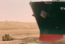 Najdroższy korek na świecie: Oto co wiemy o utknięciu kontenerowca w Kanale Sueskim!