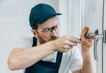 Niemcy: W tych sytuacjach najemca musi pokryć koszty zatrudnienia fachowca!