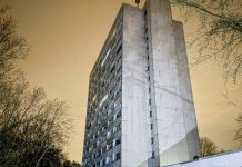 Tragiczna śmierć 15-latka, który spadł z ósmego piętra wieżowca w Hamburgu – siedmiu Syryjczyków aresztowanych